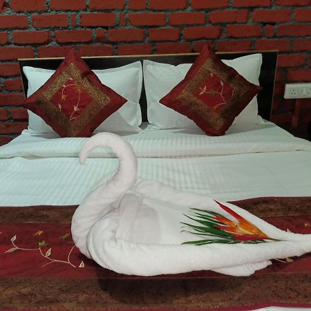Tamboo Resort Vajreshwari Thane Exteriör bild