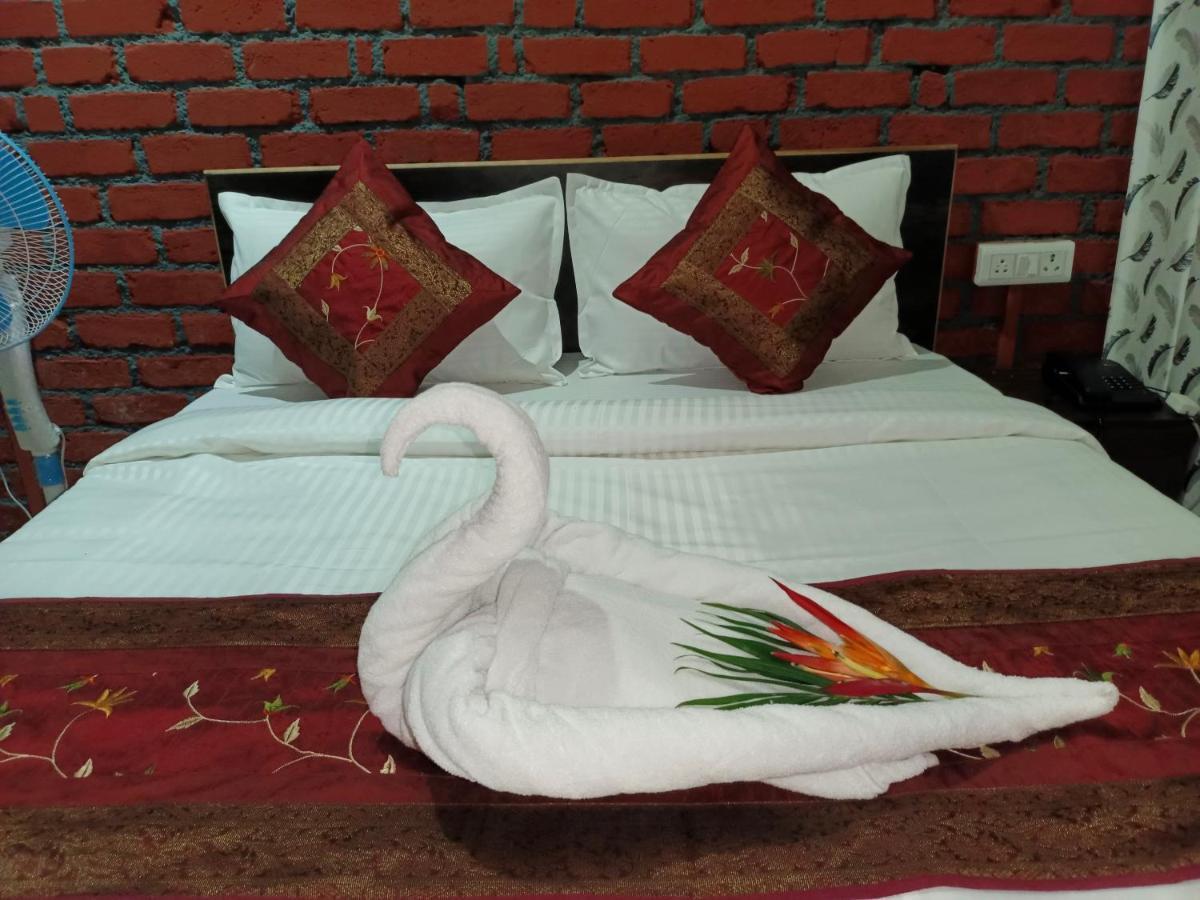 Tamboo Resort Vajreshwari Thane Exteriör bild